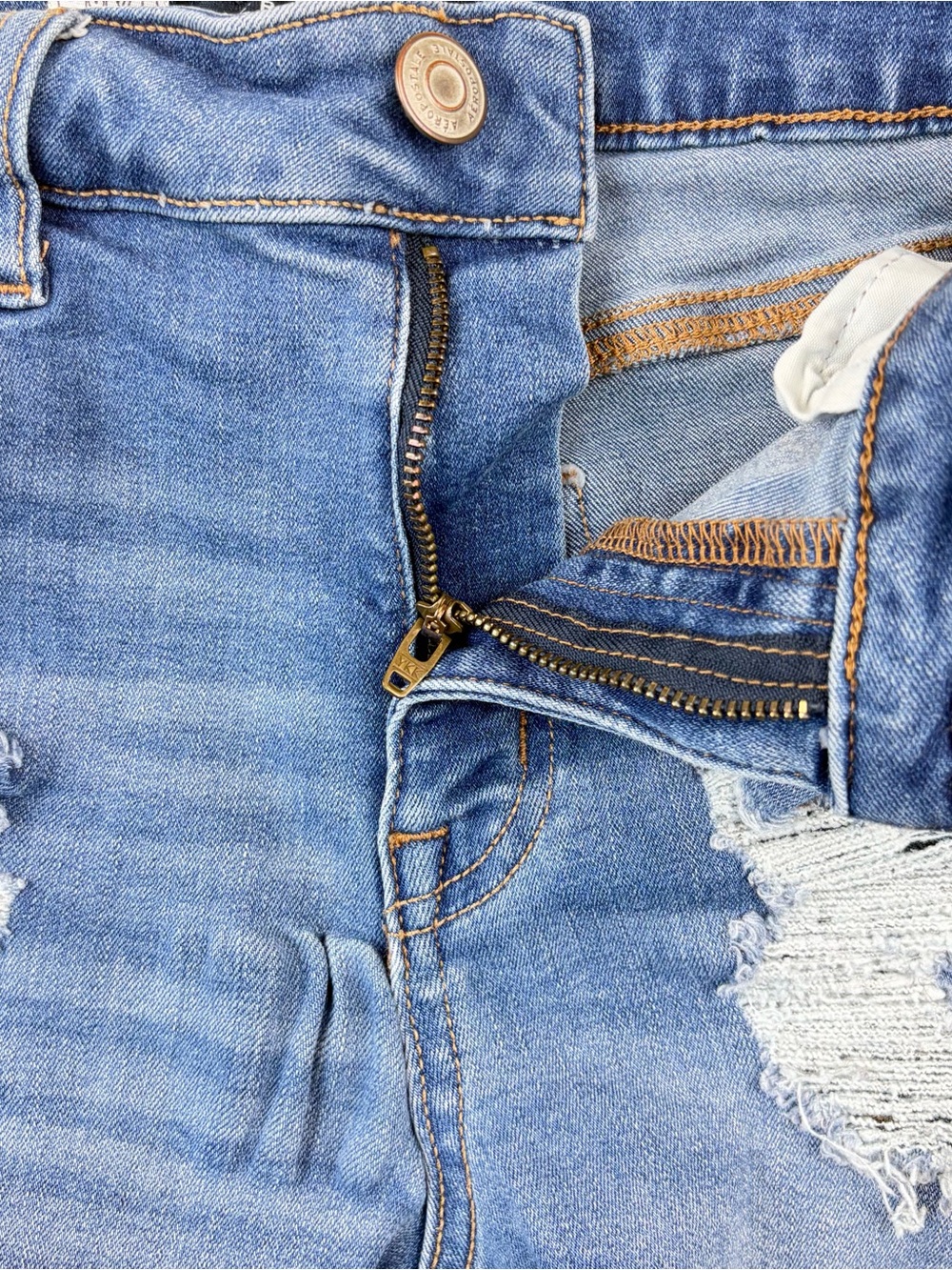 Aeropostale Women's Size 8 High Rise Distressed Denim Shorts Blue Ripped Cut Off - Picture 6 of 13